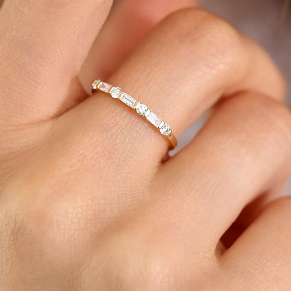 14K Solid Gold Diamond Baguette and Round Alternating Wedding Ring 0.27 CTW
